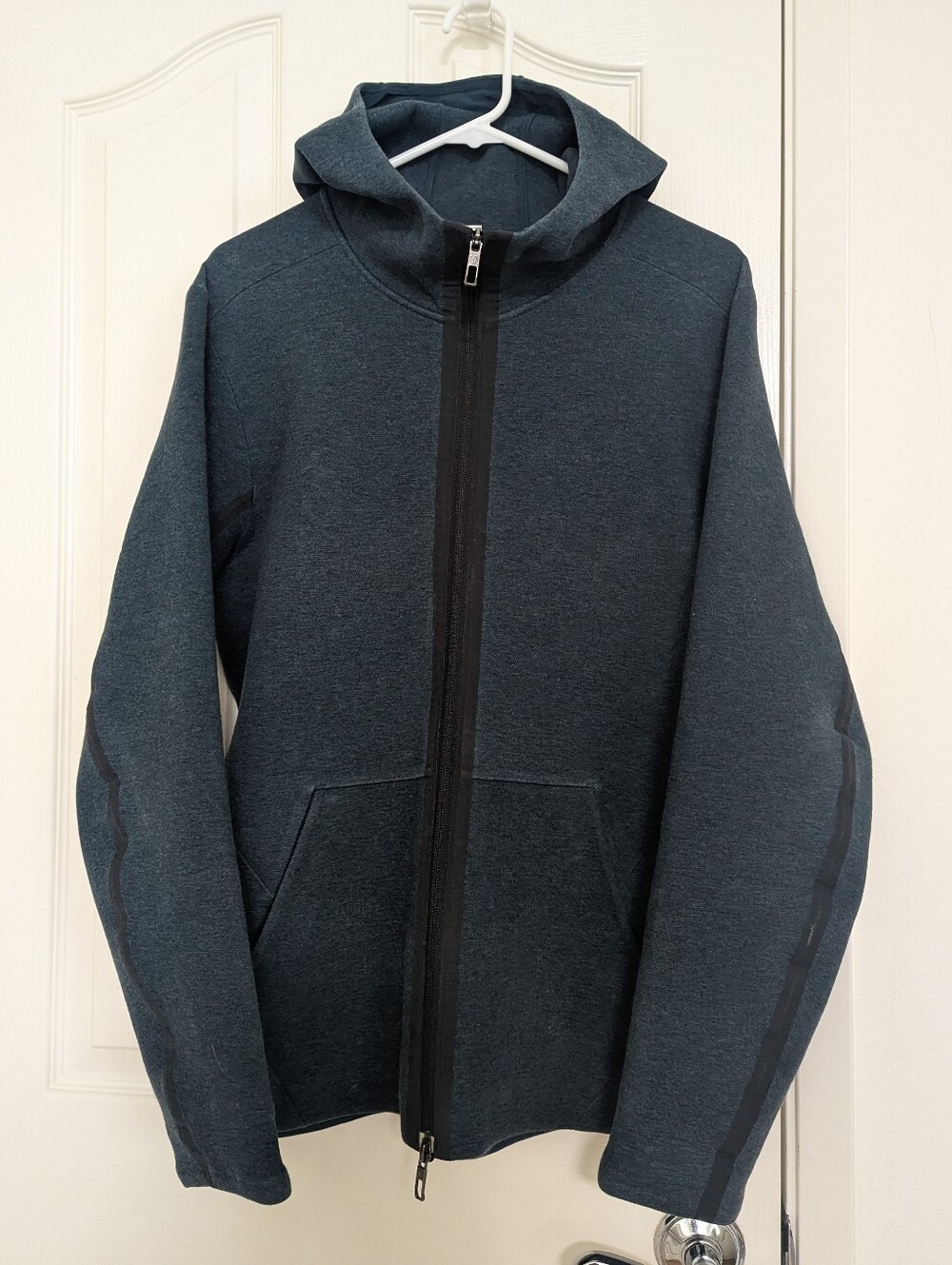 Lululemon Men's Navy Full Zip Hoodie - Size Medium